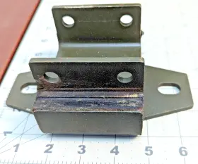 5970-00-134-4637 Am General 116587145 M809 5-ton Military Truck Cab Mount Insulator C9s3