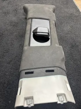 23340558 Cadillac 2015-2020 Escalade Right Side Upper Center B-pillar Trim Panel Oem