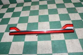 195-6179 Lincoln 15-17 Navigator Rear Trunk Decklid Hatch Center Taillight Tail Light Lamp Led Oe