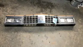 22520951 Oldsmobile 84 85 Olds 88 Complete Header Panel Assembly Front Grill Headlights Oem